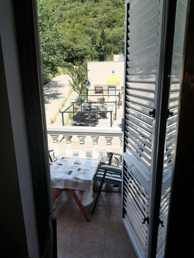 Sobe I Apartmani Marovic Petrovazzo Esterno foto