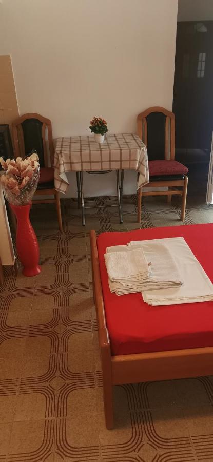 Sobe I Apartmani Marovic Petrovazzo Esterno foto