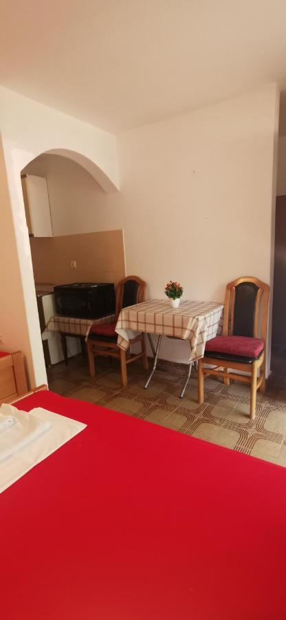 Sobe I Apartmani Marovic Petrovazzo Esterno foto